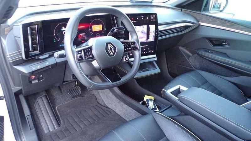 Gebraucht Renault Megane E-Tech Iconic 160 kW (218 PS) 2022 Weiß Limousine