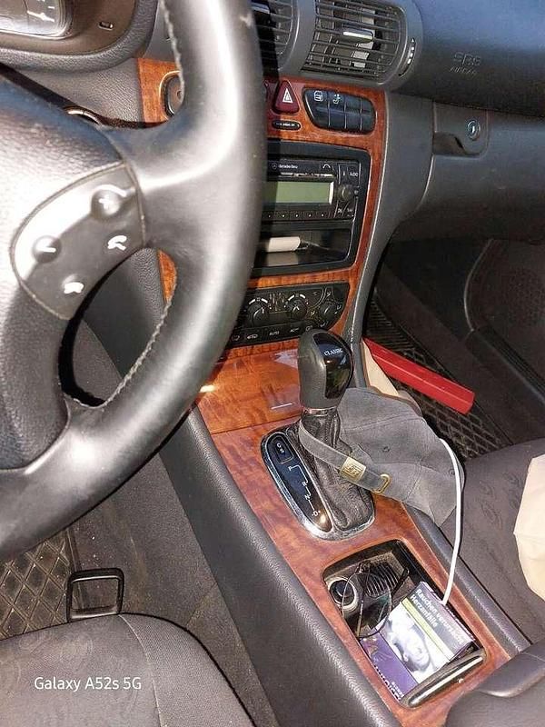 Gebraucht Mercedes 220 143 PS (105 kW) 2004 Limousine