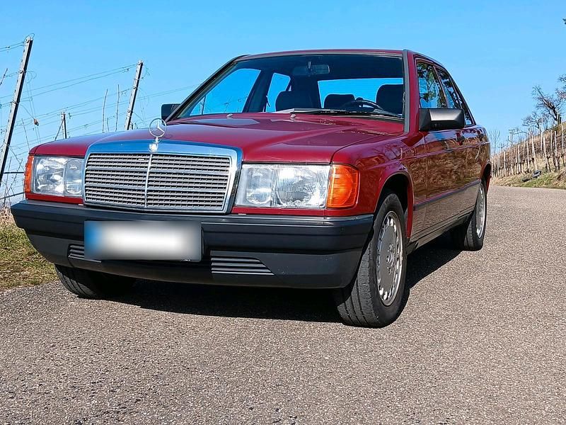 Gebraucht Mercedes 190 90 PS (66 kW) 1988 Rot Limousine