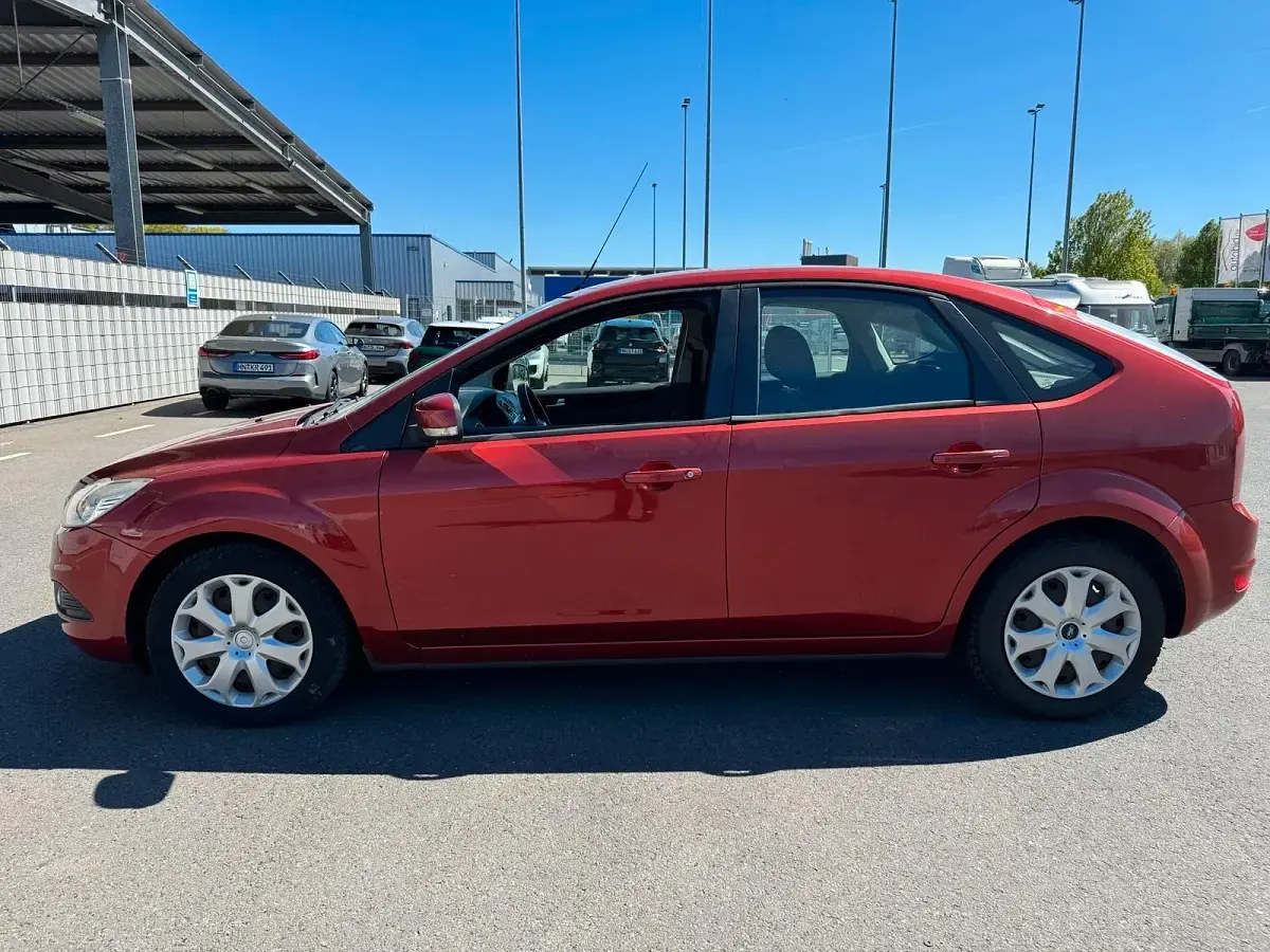 Usata Ford Focus Style 101 CV (74 kW) 2008 Rosso Utilitaria