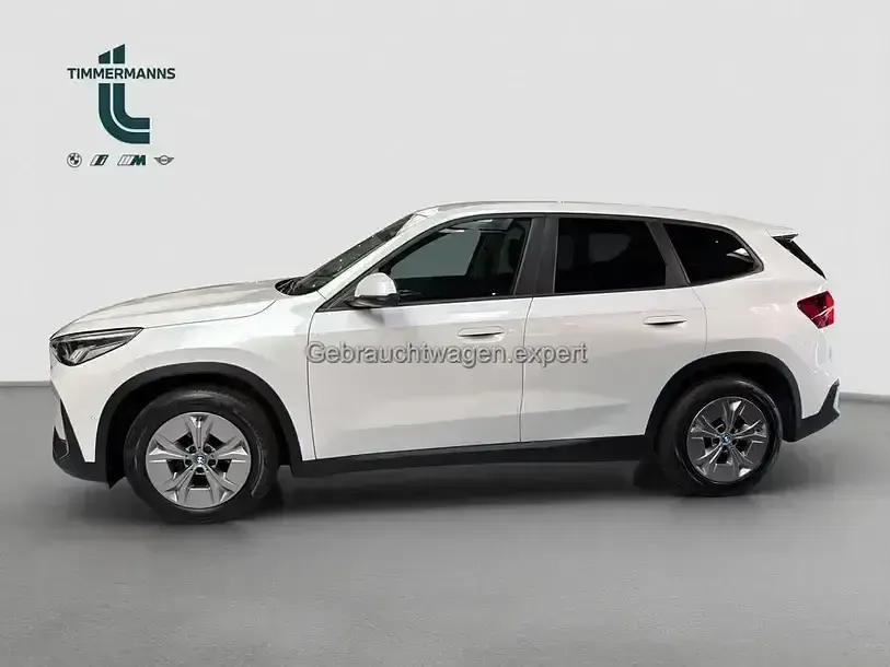 Gebraucht BMW iX1 230 kW (313 PS) 2023 Mineralweiß (metallic) SUV