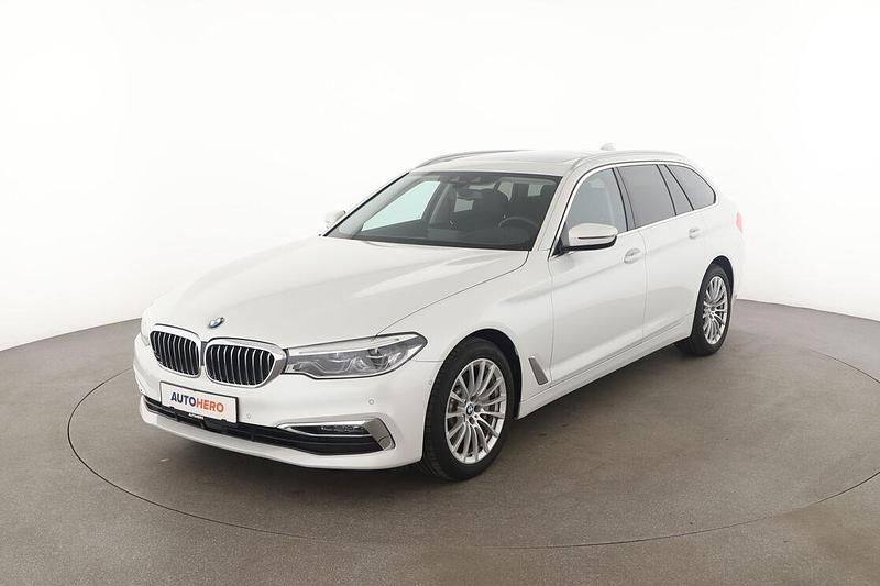 Weiß Gebraucht 2019 BMW 530 Luxury Line Kombi | 31.640 € (Guter Preis) - Bild 1/3