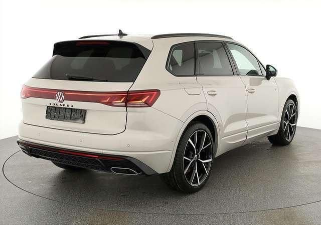 Gebraucht VW Touareg R-line 286 PS (210 kW) 2024 Beige metallic SUV