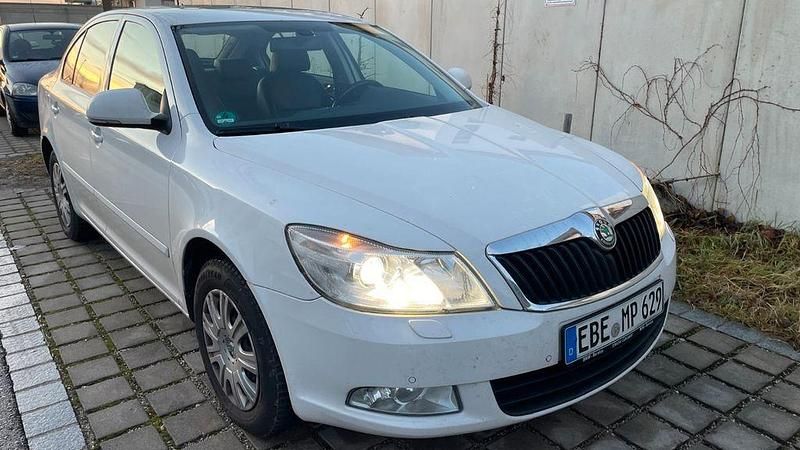 Gebraucht Skoda Octavia Elegance 140 PS (102 kW) 2012 Limousine