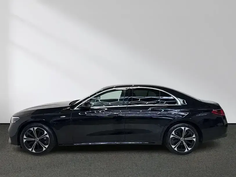 Gebraucht Mercedes E300 Avantgarde 197 PS (144 kW) 2025 Andere Limousine