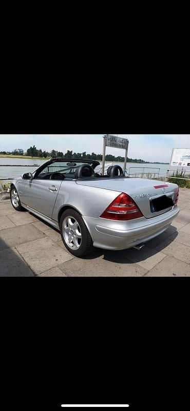 Gebraucht Mercedes SLK230 197 PS (144 kW) 2004 Silber Cabrio