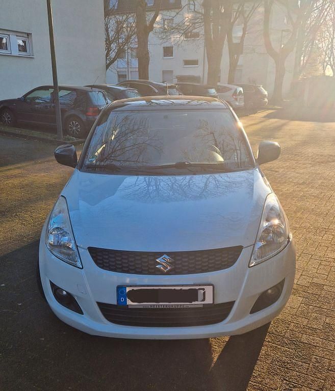 Gebraucht Suzuki Swift 94 PS (69 kW) 2012 Weiß Kleinwagen