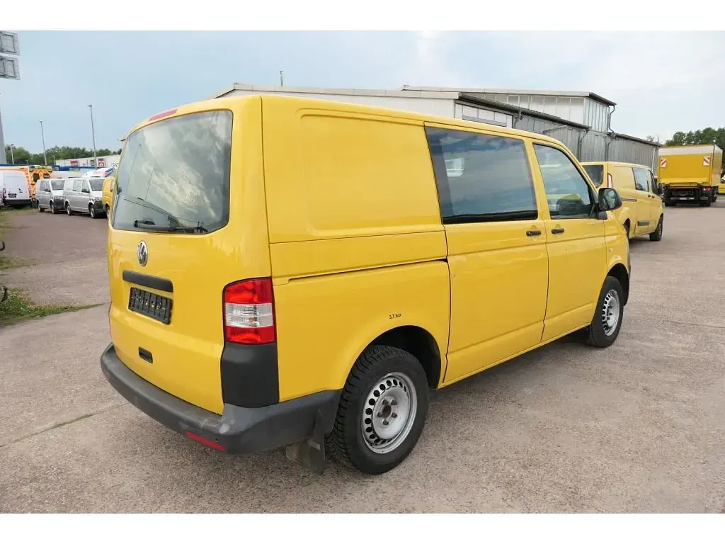 Używany VW Transporter 84 KM (61 kW) 2014 Żółty Van