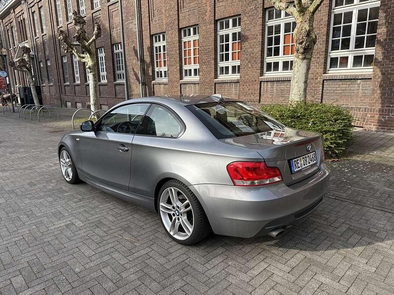 Gebraucht BMW 120 Coupé 177 PS (130 kW) 2011 Grau Coupé