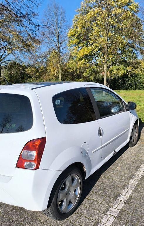 Second-hand Renault Twingo 75 CP (55 kW) 2011 Alb Hatchback