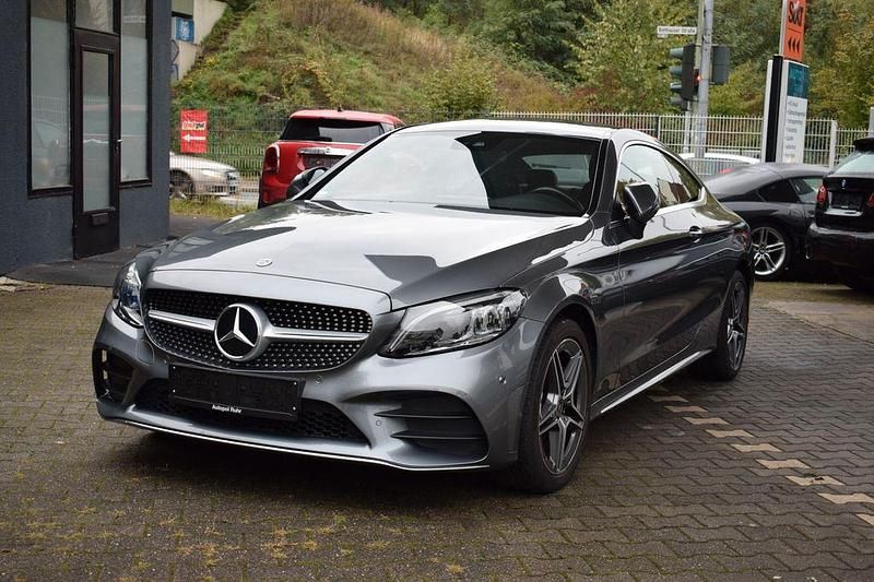Selenitgrau metalliclack Gebraucht 2019 Mercedes C180 AMG Coupé | 24.980 € (Guter Preis) - Bild 1/4