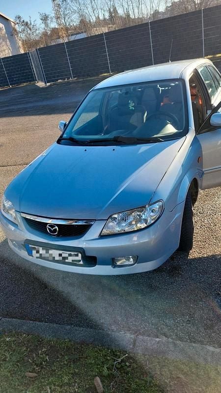 Blau Gebraucht 2001 Mazda 323F Sporty Kombi | 1.700 € (Superpreis) - Bild 1/4