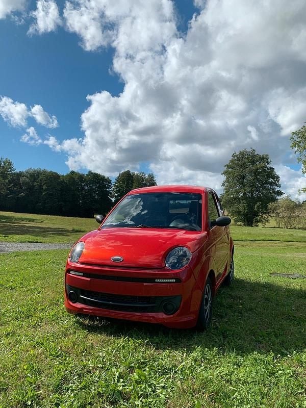 Rot Gebraucht 2016 Microcar M.Go Kleinwagen | 8.500 € (Fairer Preis) - Bild 1/4