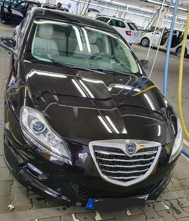 Gebraucht Lancia Delta 120 PS (88 kW) 2013 Schwarz Kleinwagen