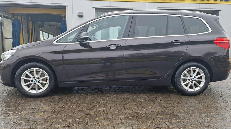 Gebraucht BMW 218 Advantage 150 PS (110 kW) 2017 Braun Van / Kleinbus