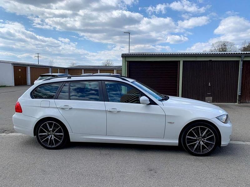 Gebraucht BMW 318 Sport Line 143 PS (105 kW) 2009 Weiß Kombi