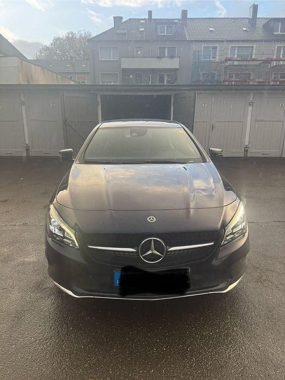 Blau Gebraucht 2018 Mercedes CLA220 Limousine | 18.500 € (Fairer Preis) - Bild 1/4
