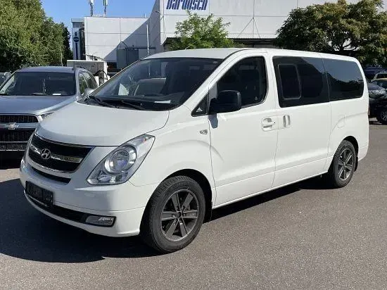 Gebraucht Hyundai H-1 Premium 170 PS (125 kW) 2010 Ceramic white Van / Kleinbus