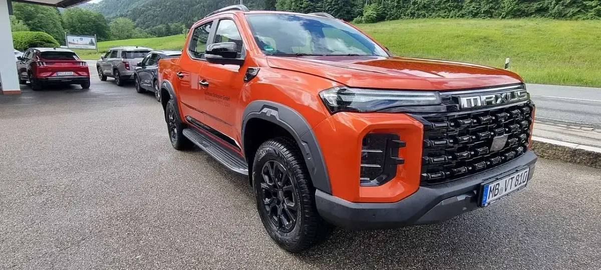 Gebraucht Maxus T60 215 PS (158 kW) 2025 Competitive orange Pickup