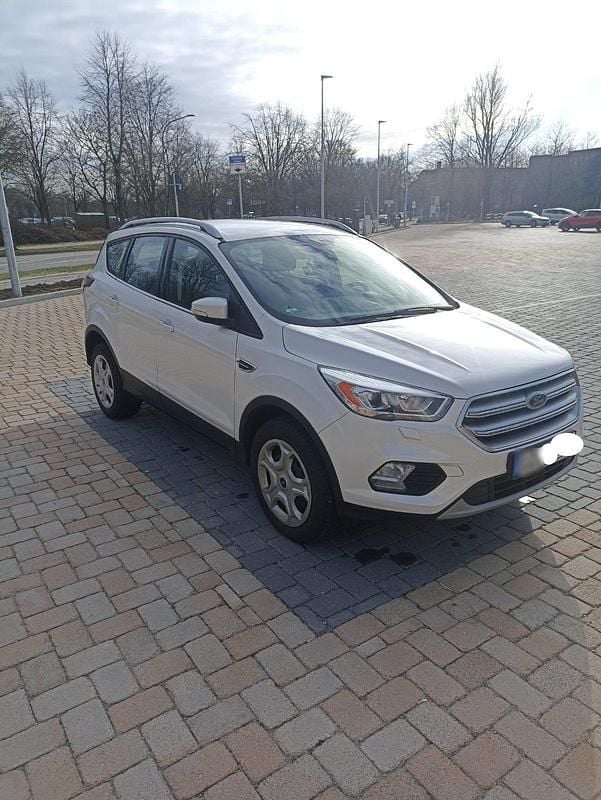 Gebraucht Ford Kuga Cool & Connect 150 PS (110 kW) 2017 Weiß SUV