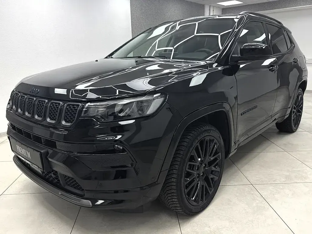 Gebraucht Jeep Compass 179 PS (131 kW) 2022 Schwarz SUV