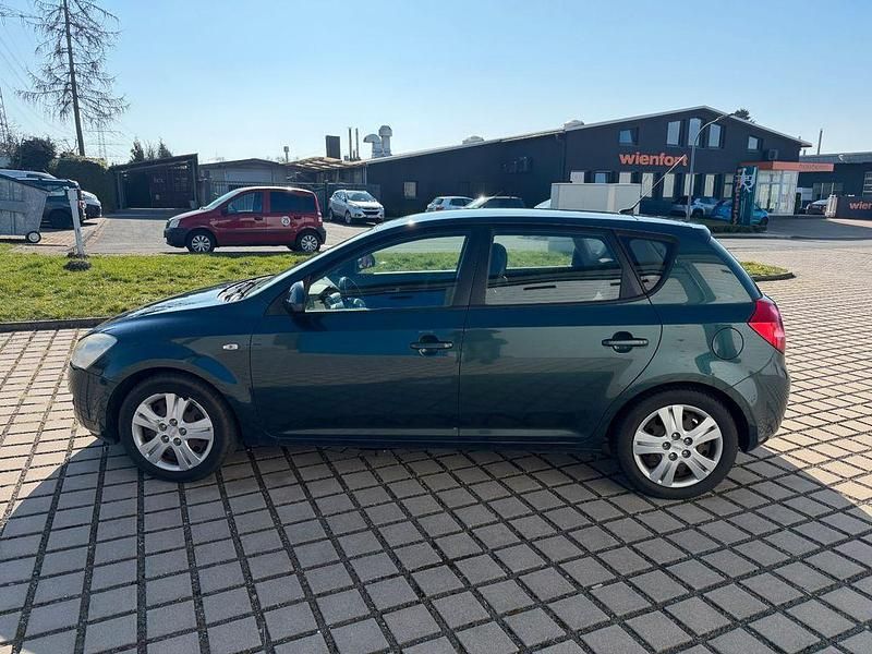 Gebraucht Kia Ceed 143 PS (105 kW) 2007 Grün Kleinwagen