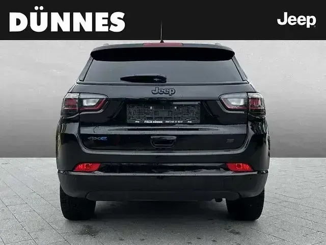 Käytetty Jeep Compass 241 HP (177 kW) 2022 Musta Katumaasturi