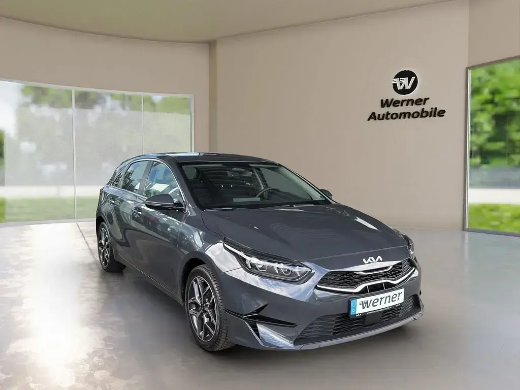 Gebraucht Kia Ceed Spirit 141 PS (103 kW) 2025 Grau Kleinwagen