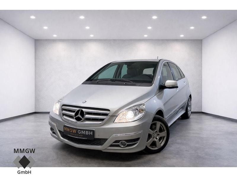Gebraucht Mercedes B200 Sport 136 PS (100 kW) 2011 Silber Van / Kleinbus