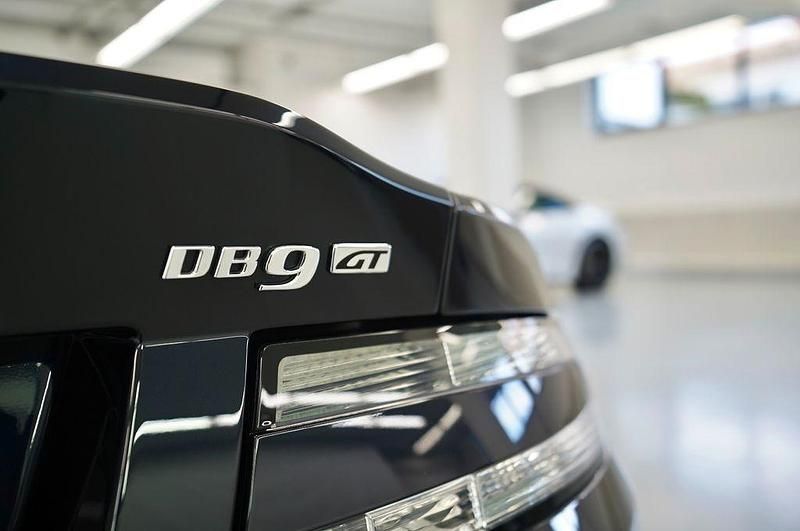 Gebraucht Aston Martin DB9 548 PS (403 kW) 2017 Ultramarineschwarz Cabrio