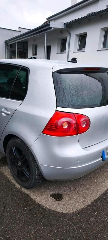 Gebraucht VW Golf V 109 PS (80 kW) 2007 Silber Kleinwagen