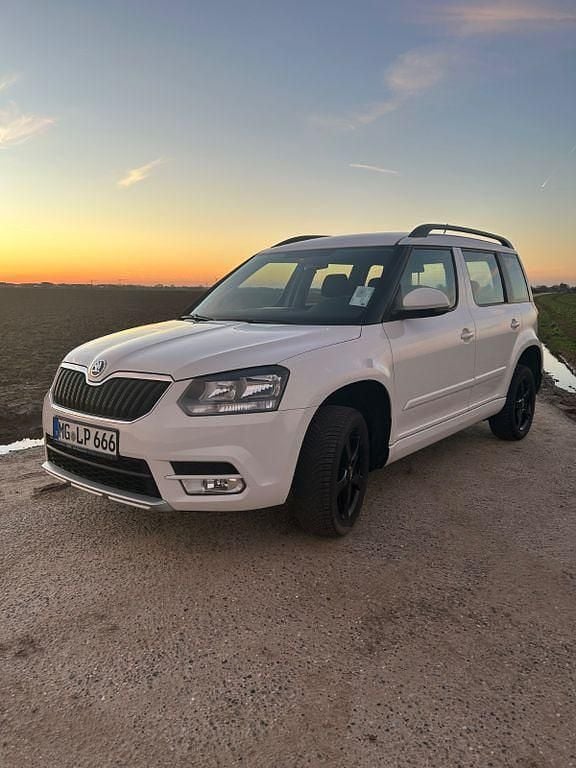 Gebraucht Skoda Yeti Ambition 122 PS (89 kW) 2014 Weiß SUV
