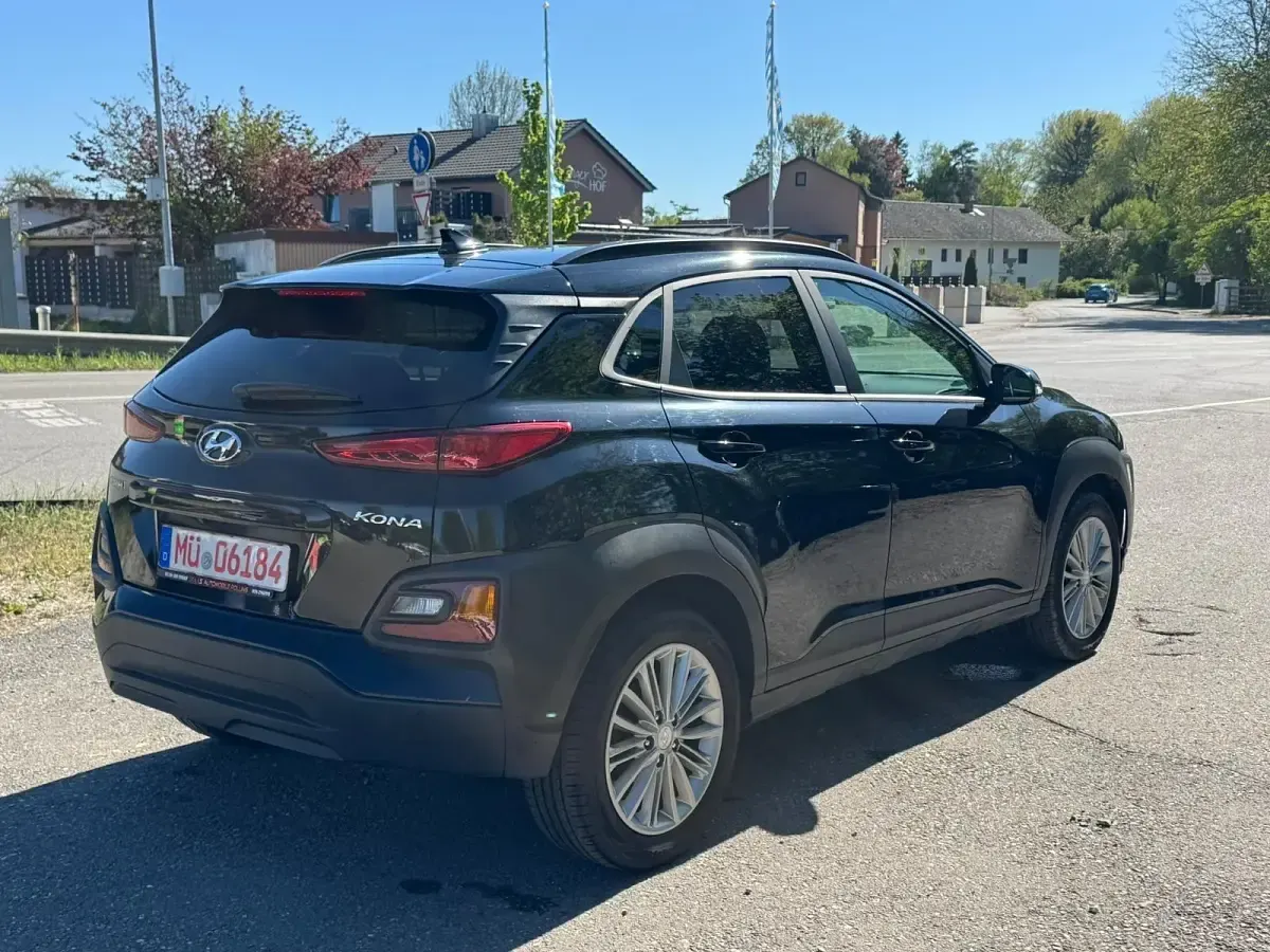 Gebraucht Hyundai Kona 120 PS (88 kW) 2020 Schwarz SUV