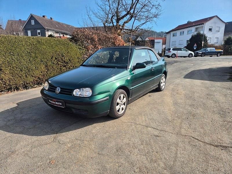 Gebraucht VW Golf Cabriolet 90 PS (66 kW) 2002 Grün Cabrio