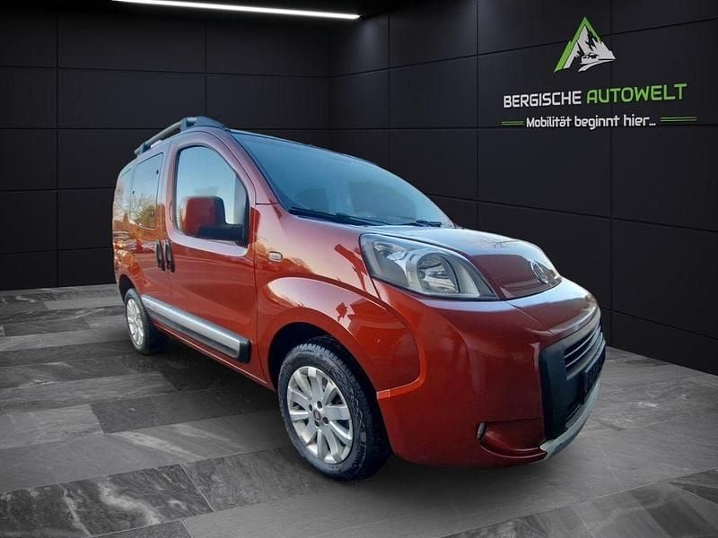 Gebraucht Fiat Qubo Trekking 75 PS (55 kW) 2013 Rot Van / Kleinbus