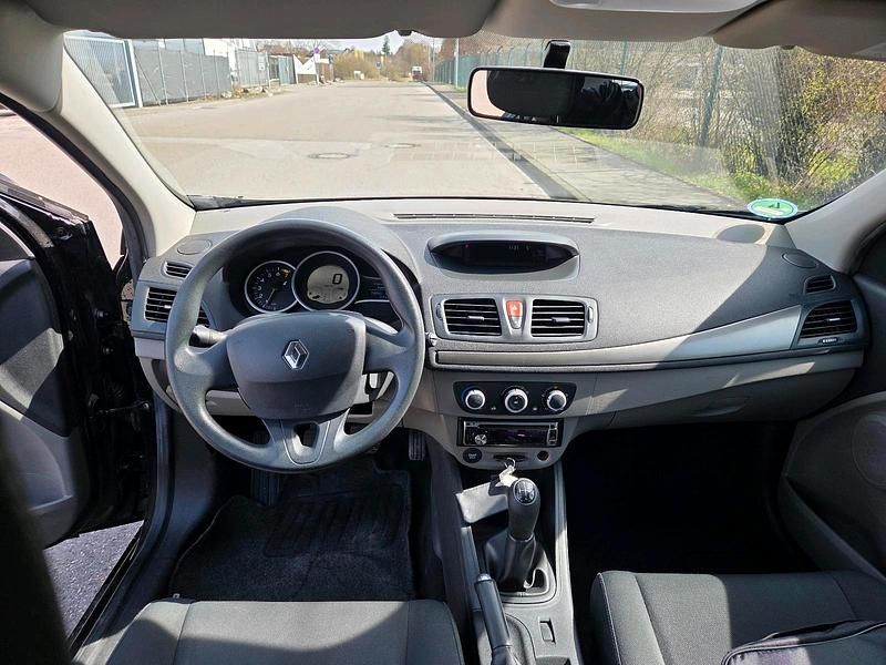 Gebraucht Renault Mégane III 101 PS (74 kW) 2011 Schwarz Kleinwagen