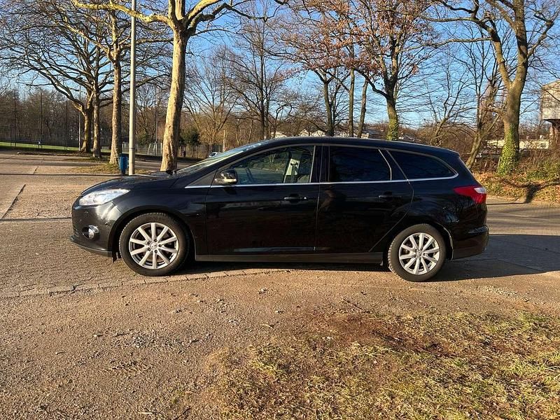Gebraucht Ford Focus Titanium 140 PS (102 kW) 2012 Schwarz Kombi