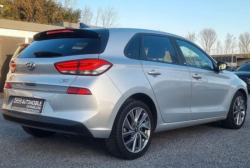 Gebraucht Hyundai i30 Passion Plus 140 PS (102 kW) 2018 Silber Limousine