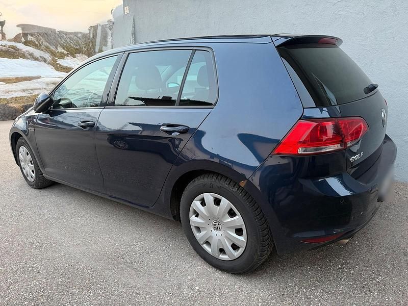 Gebraucht VW Golf VII LOUNGE 110 PS (80 kW) 2015 Blau Limousine