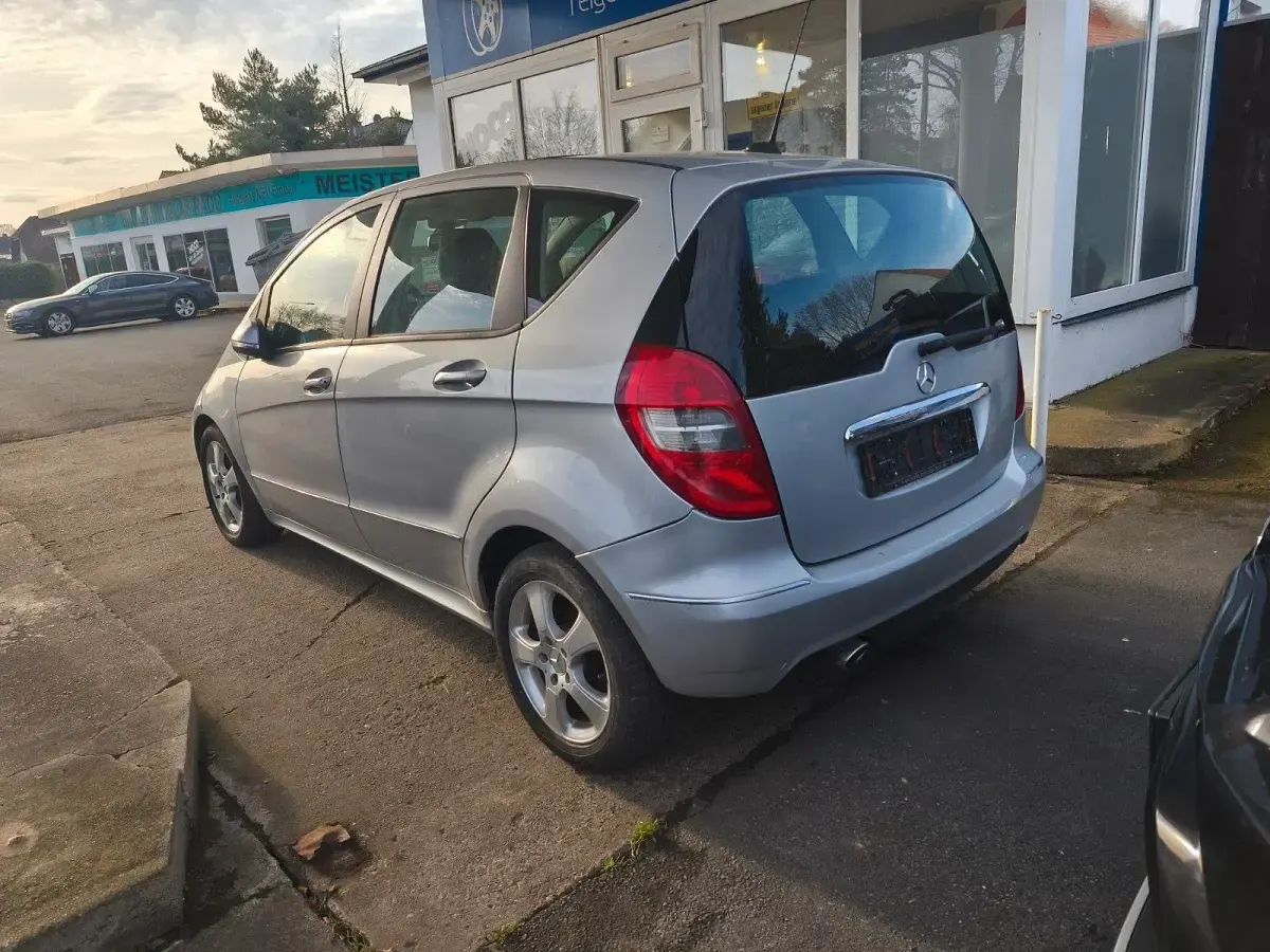 Gebraucht Mercedes A180 Avantgarde 109 PS (80 kW) 2009 Silber Van / Kleinbus