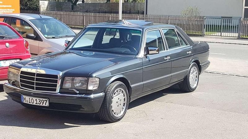 Schwarz Gebraucht 1990 Mercedes S500 SE Limousine | 10.450 € - Bild 1/4