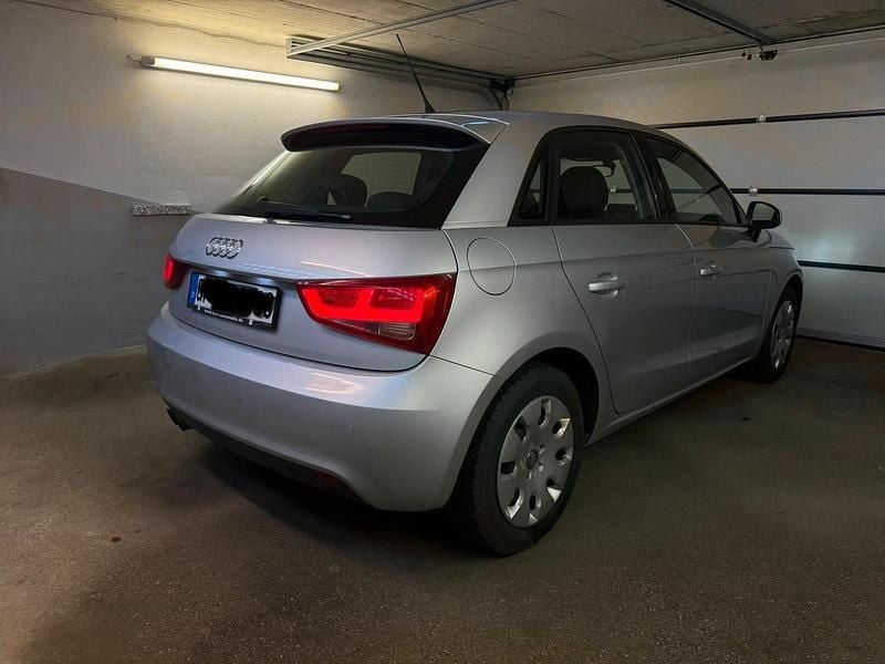 Gebraucht Audi A1 Sportback Attraction 122 PS (89 kW) 2013 Silber Kleinwagen