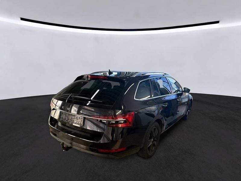 Gebraucht Skoda Superb Style 190 PS (139 kW) 2022 Blackmagic perleffekt Kombi