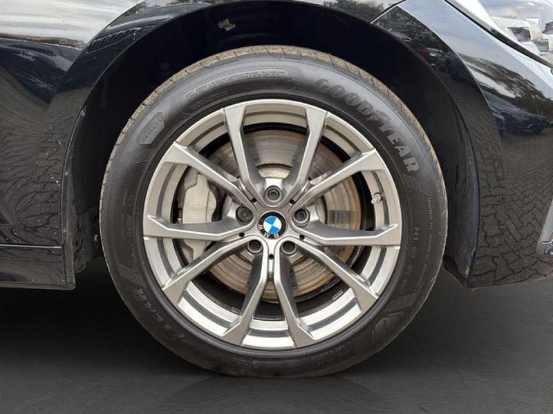 Gebraucht BMW 330 Sport Line 286 PS (210 kW) 2022 Schwarz Limousine