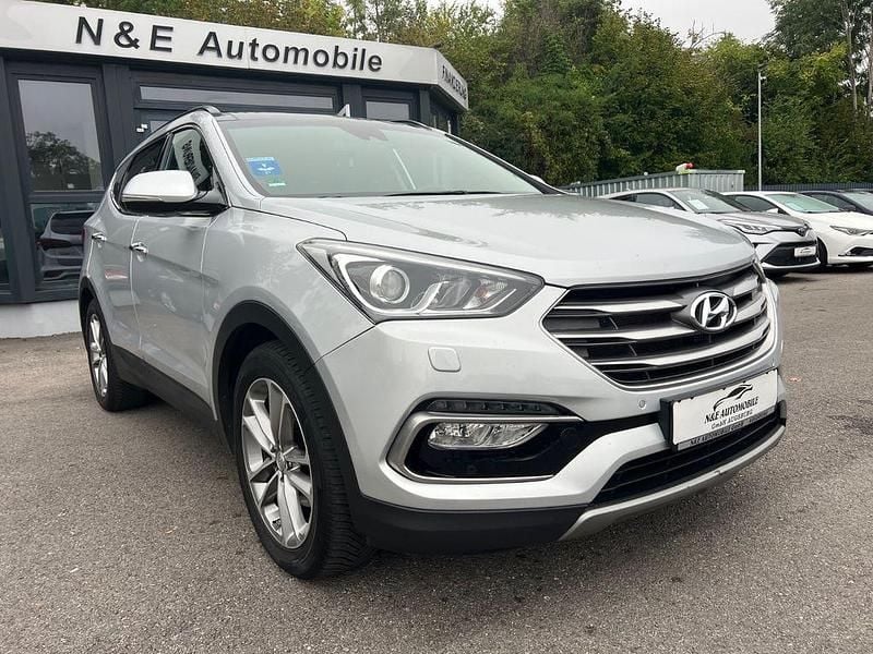 Silber Gebraucht 2018 Hyundai Santa Fe Premium SUV | 18.790 € (Superpreis) - Bild 1/4