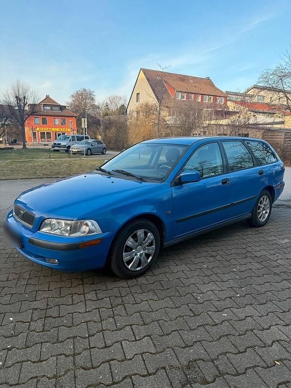 Gebraucht Volvo V40 109 PS (80 kW) 2001 Blau Kombi