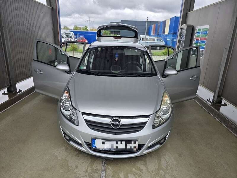 Grau Gebraucht 2008 Opel Corsa Edition Kleinwagen | 1.704 € (Superpreis) - Bild 1/4