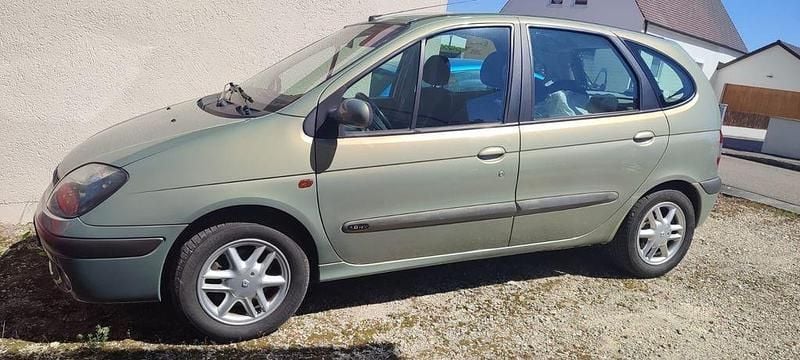 Grau Gebraucht 2002 Renault Scénic Van / Kleinbus | 1.990 € (Fairer Preis) - Bild 1/4
