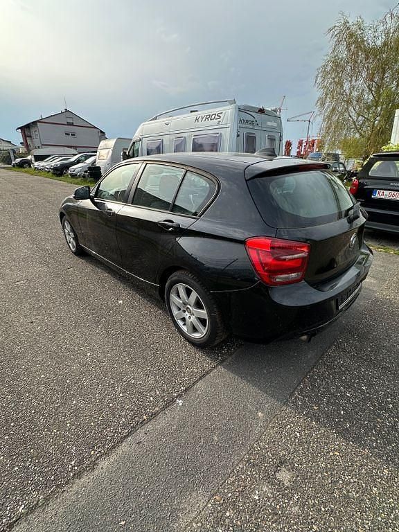 Gebraucht BMW 116 136 PS (100 kW) 2011 Schwarz Kleinwagen