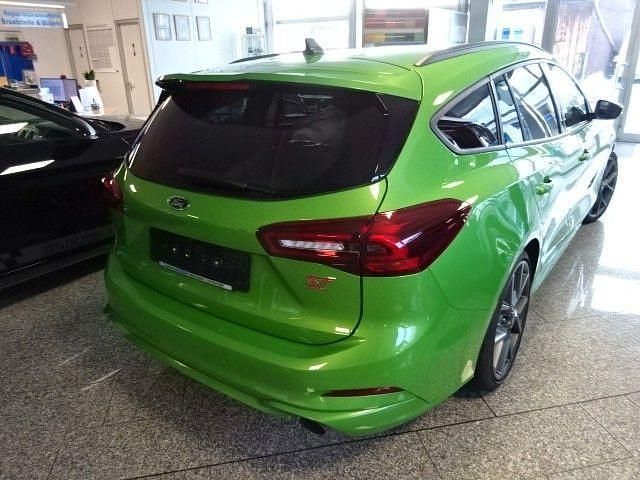 Gebraucht Ford Focus ST 280 PS (205 kW) 2023 Grün Limousine